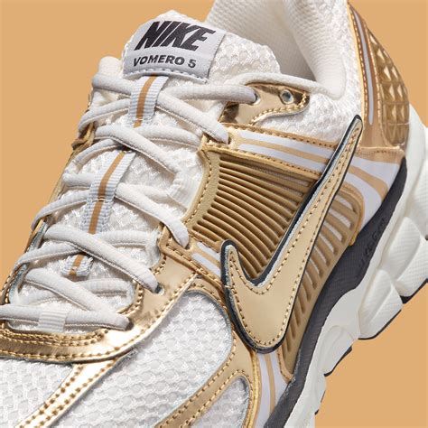 Nike Metallic 